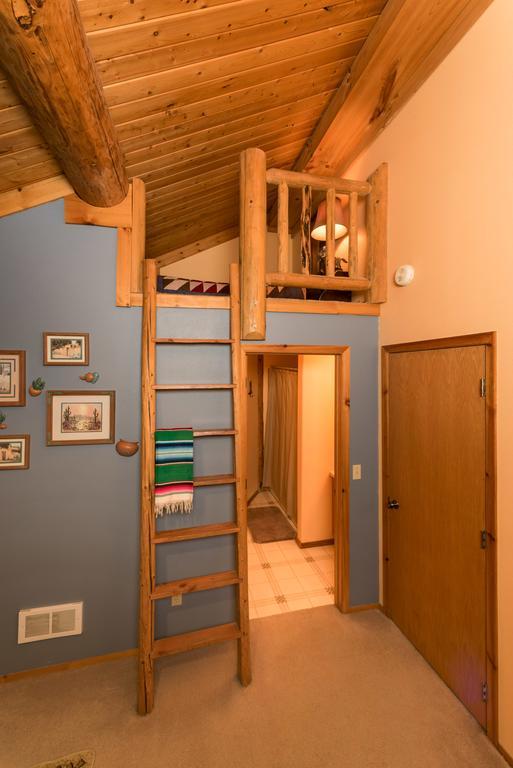 Western Pleasure Guest Ranch Sandpoint Exterior photo