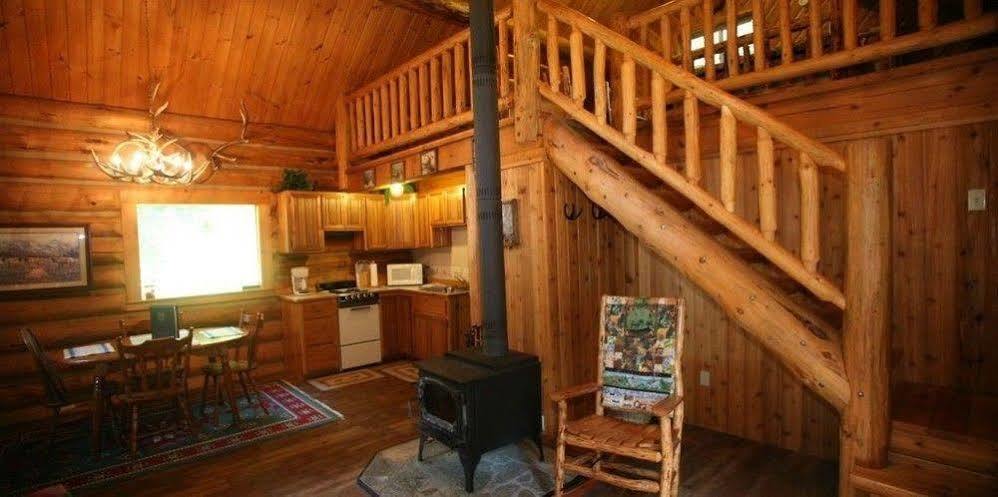 Western Pleasure Guest Ranch Sandpoint Exterior photo